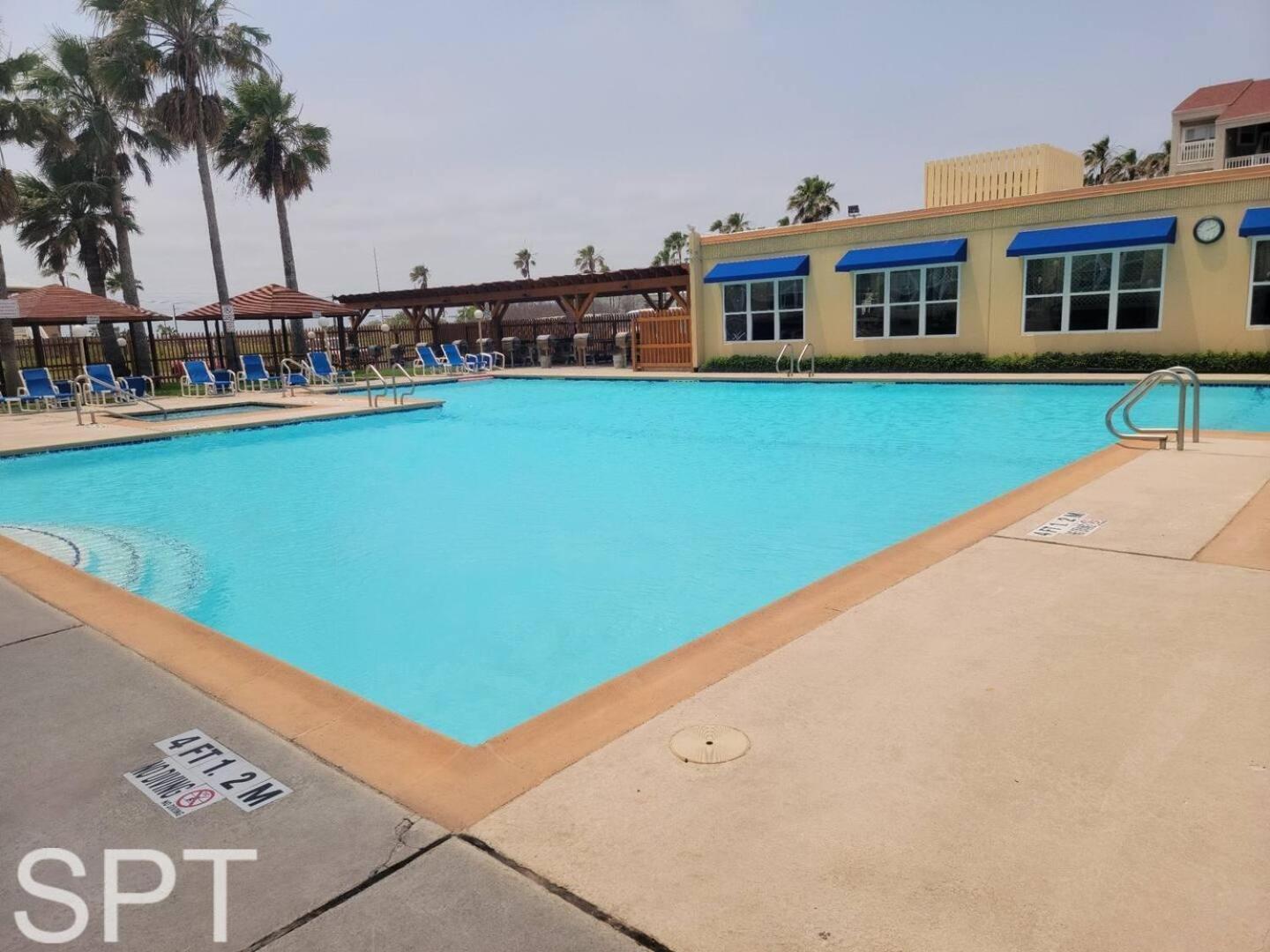 Beach Access Condo With Pool, Hot Tub Area & Bbq - Gulfview I - Unit 213 South Padre Island Eksteriør billede