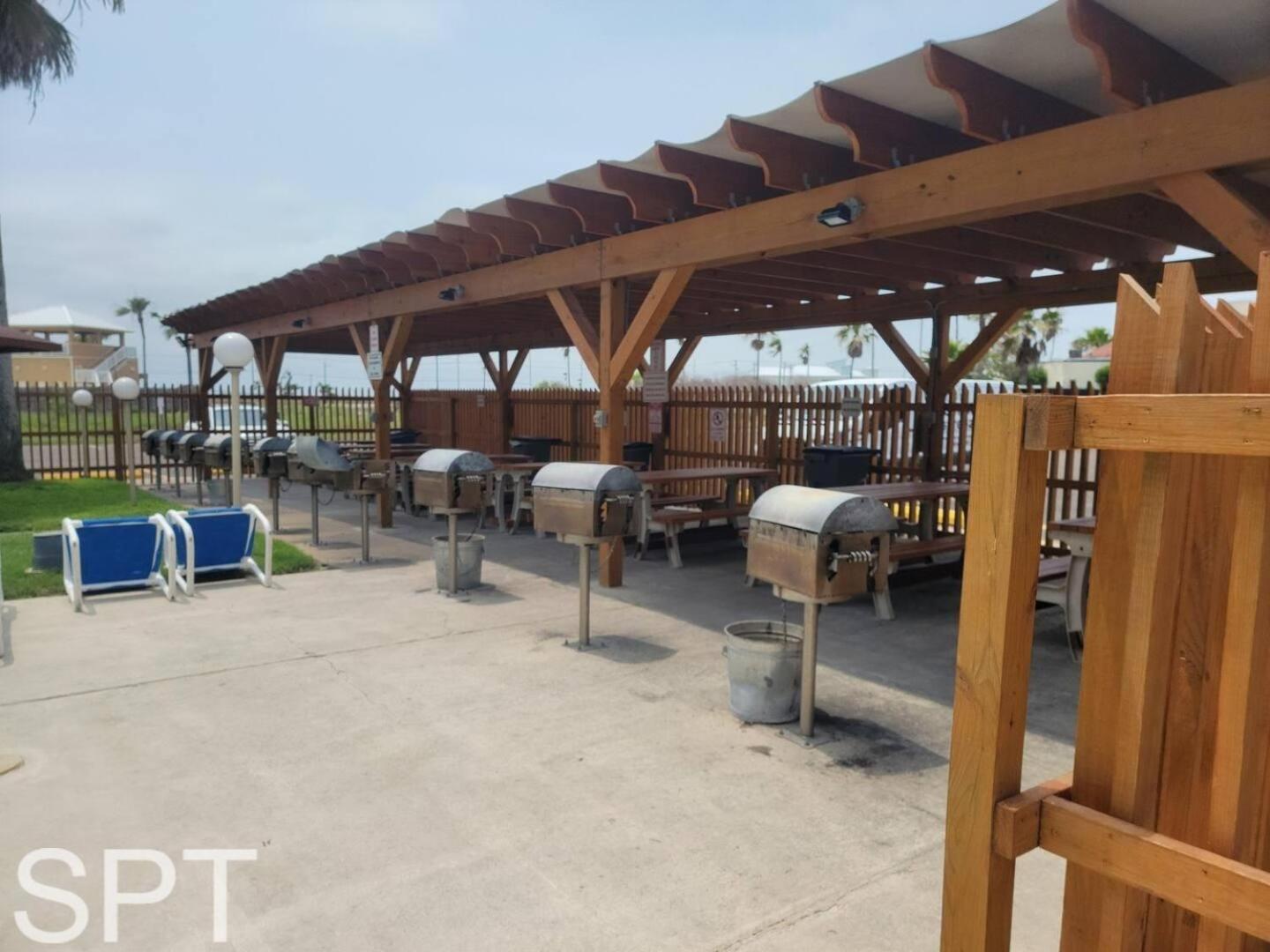 Beach Access Condo With Pool, Hot Tub Area & Bbq - Gulfview I - Unit 213 South Padre Island Eksteriør billede
