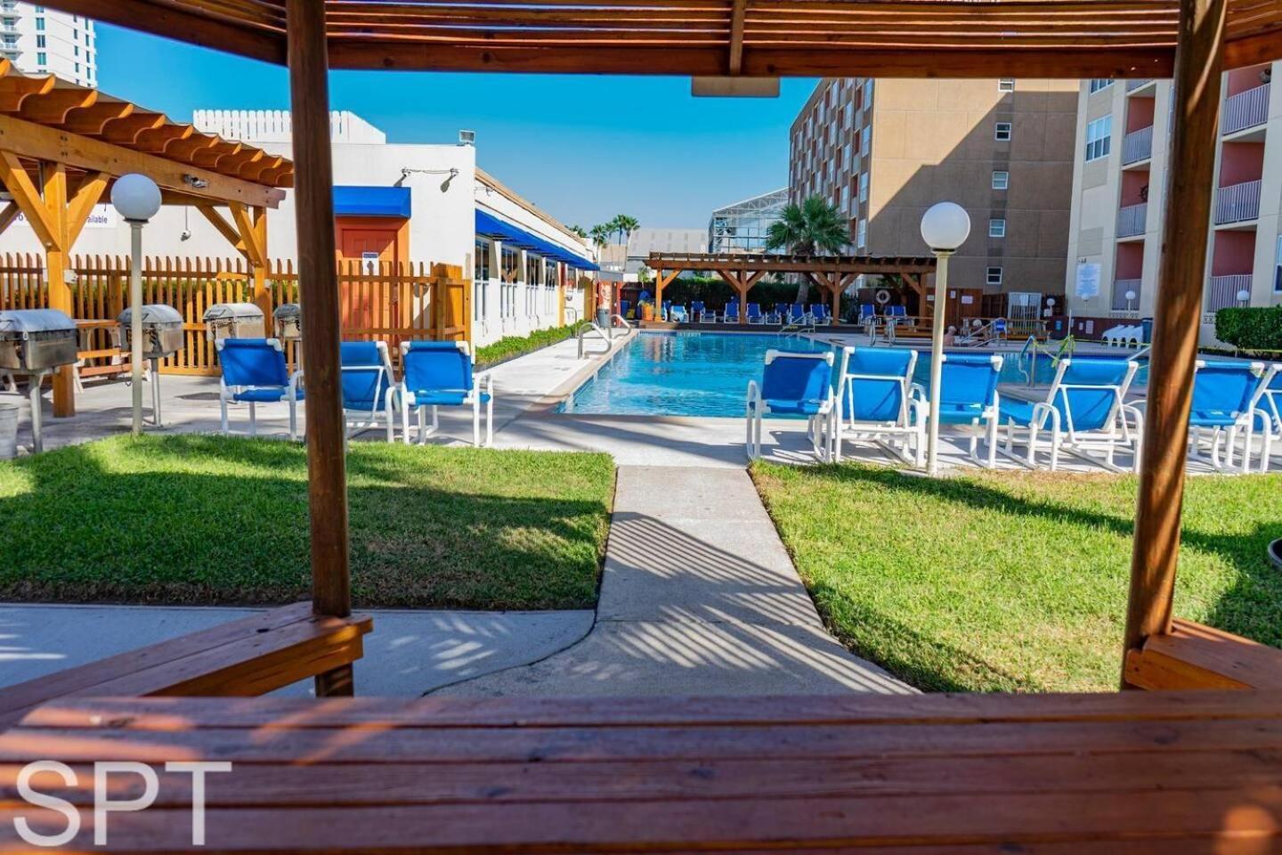 Beach Access Condo With Pool, Hot Tub Area & Bbq - Gulfview I - Unit 213 South Padre Island Eksteriør billede