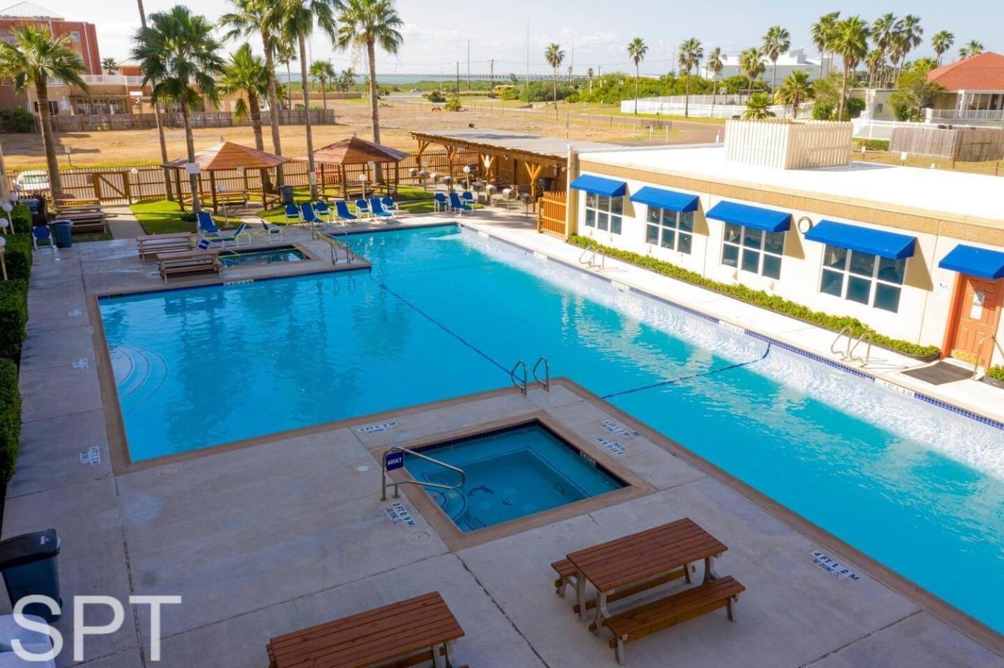 Beach Access Condo With Pool, Hot Tub Area & Bbq - Gulfview I - Unit 213 South Padre Island Eksteriør billede